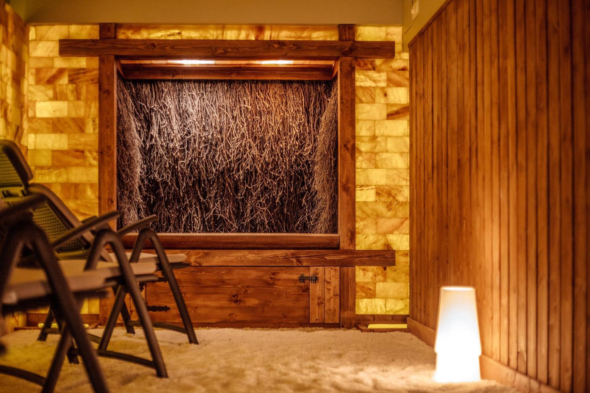 Forest Family Resort - Domki Caloroczne Ustka Eksteriør billede