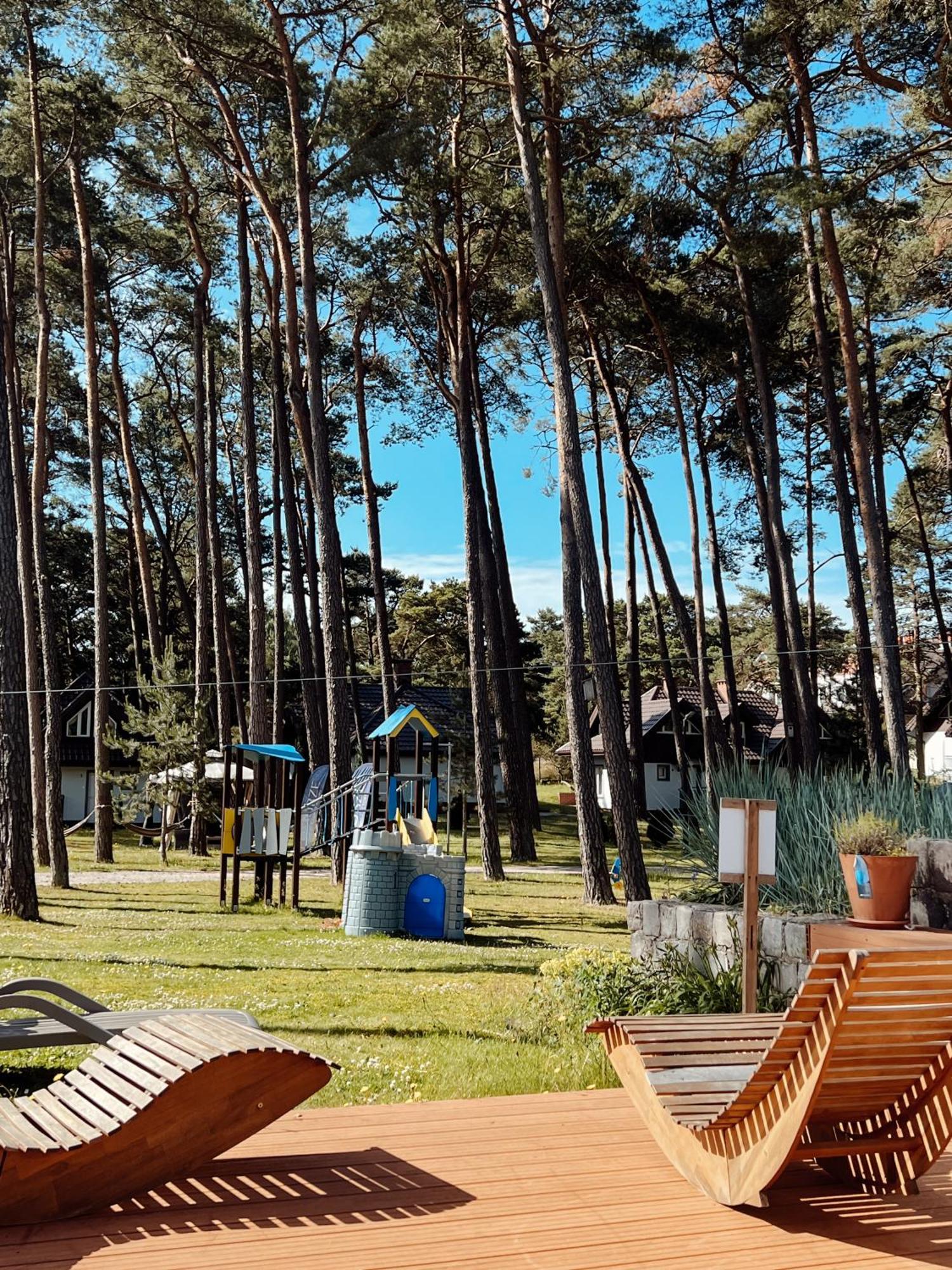 Forest Family Resort - Domki Caloroczne Ustka Eksteriør billede