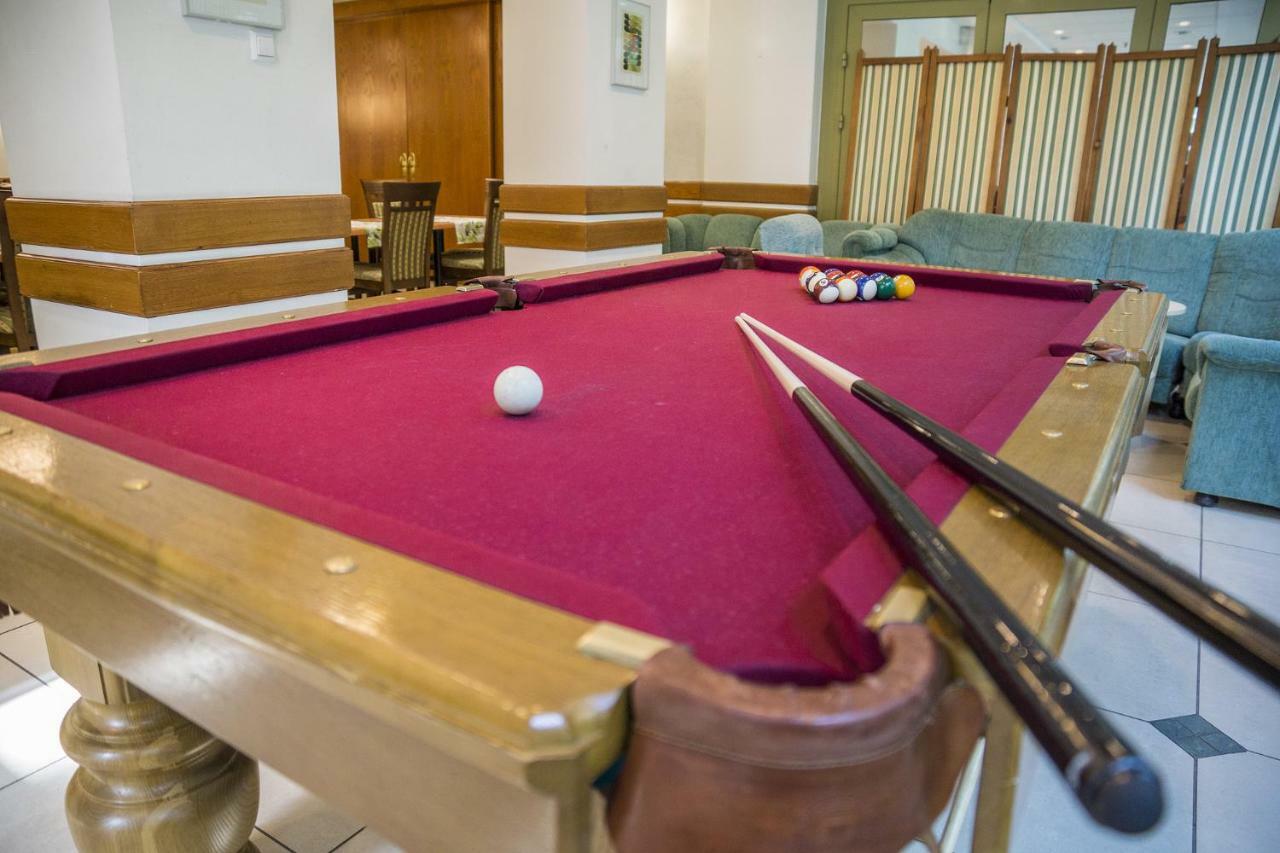Forest Family Resort - Domki Caloroczne Ustka Eksteriør billede